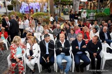  Telde con el empresario Grisaleña en la lectura del pregón de Santiago 2018 (Foto Antonio Alí)